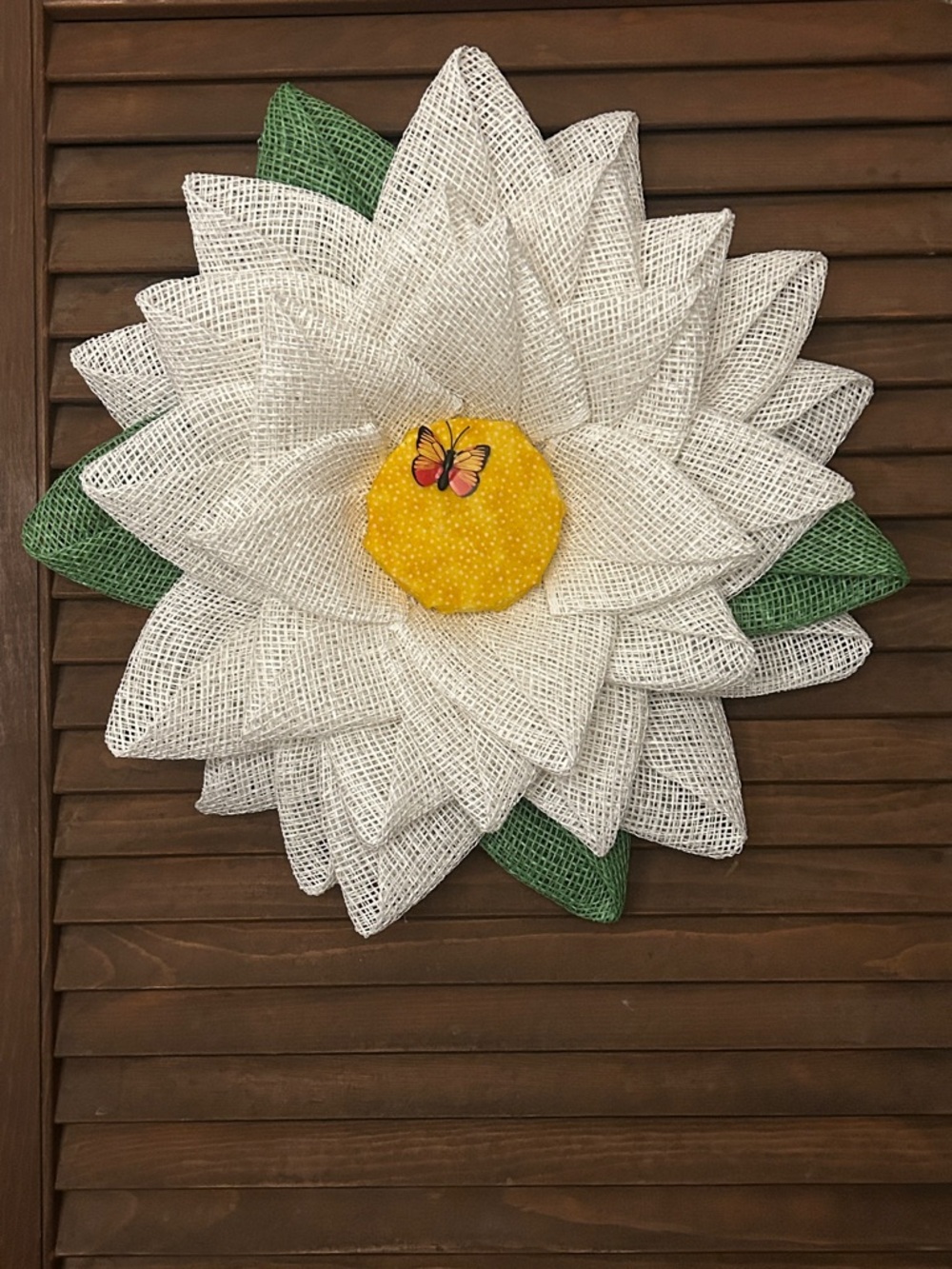 White Daisy Mesh Wreath with Yellow Center and Green Leaves
